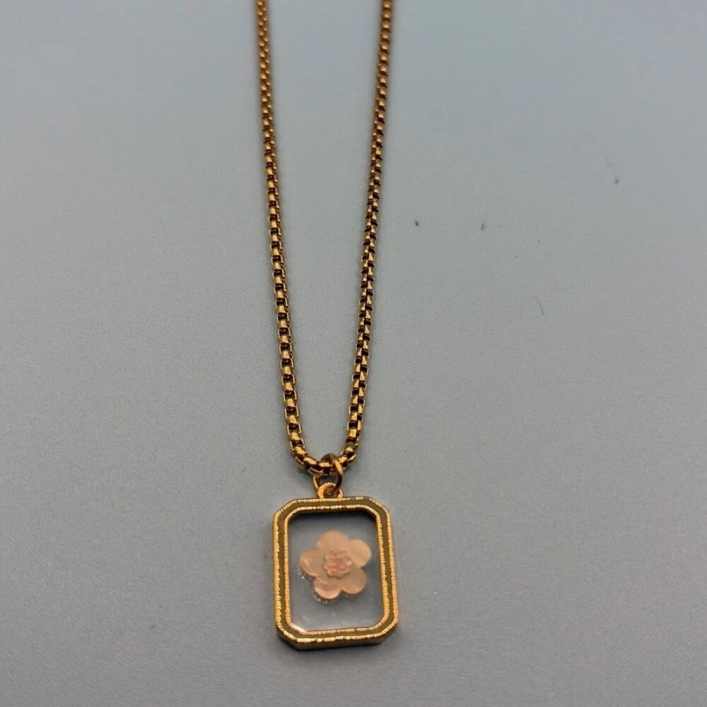 Mother of Pearl 3D 18k Gold Plated Necklace By SLIDE NEW